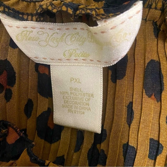 New York City Design Co Petites Leopard Ruffled Translucent Top Size PXL EUC - Picture 8 of 8